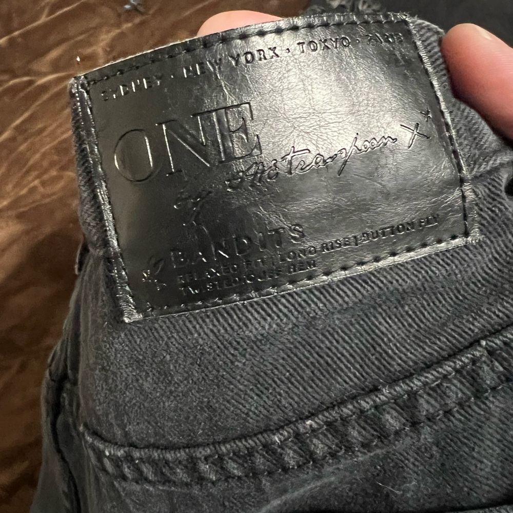 Woman’s size 28 One Teaspoon black jean shorts - Picture 7 of 8